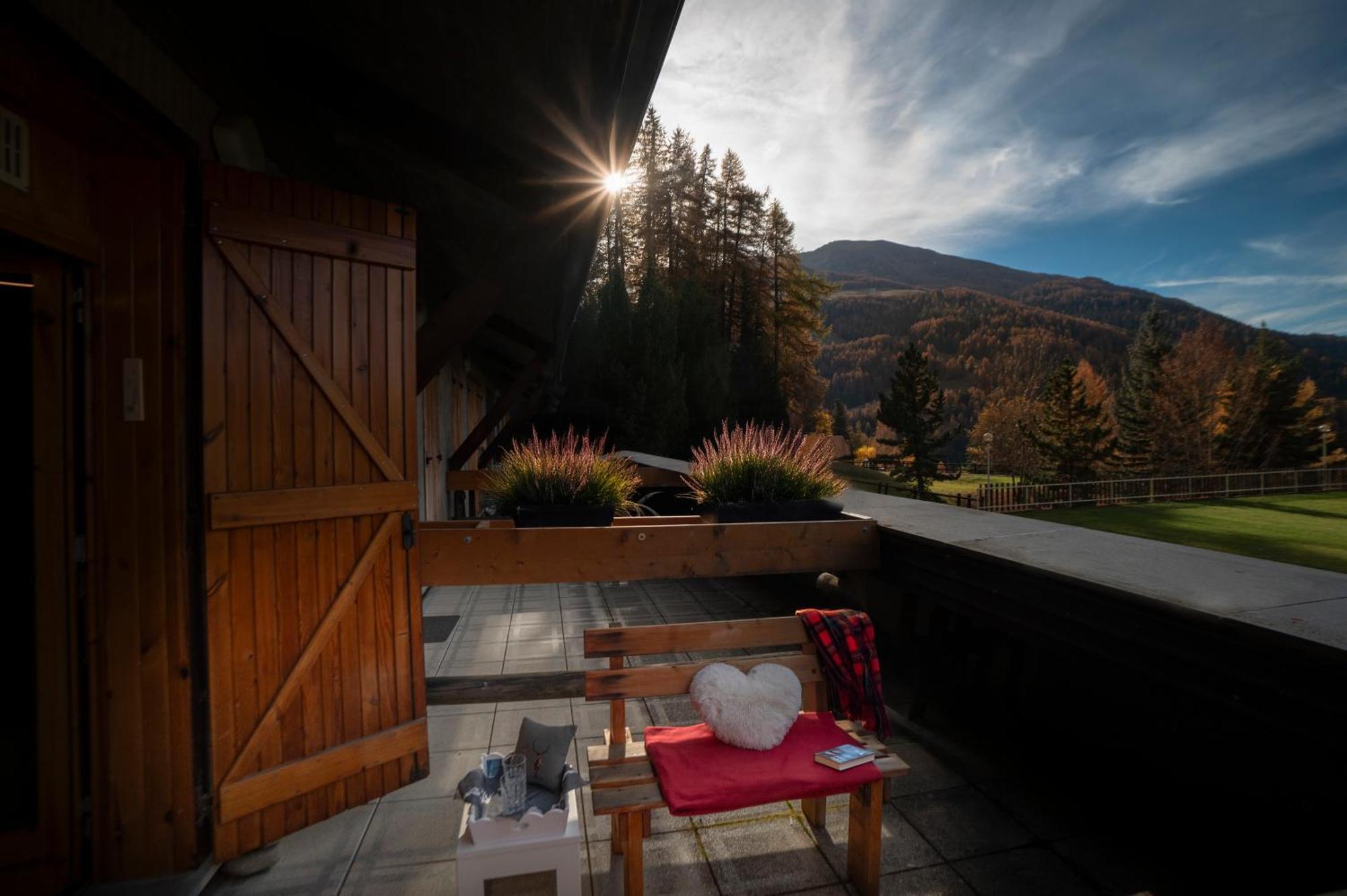 Abbraccio Alpino Apartment Pila  Luaran gambar